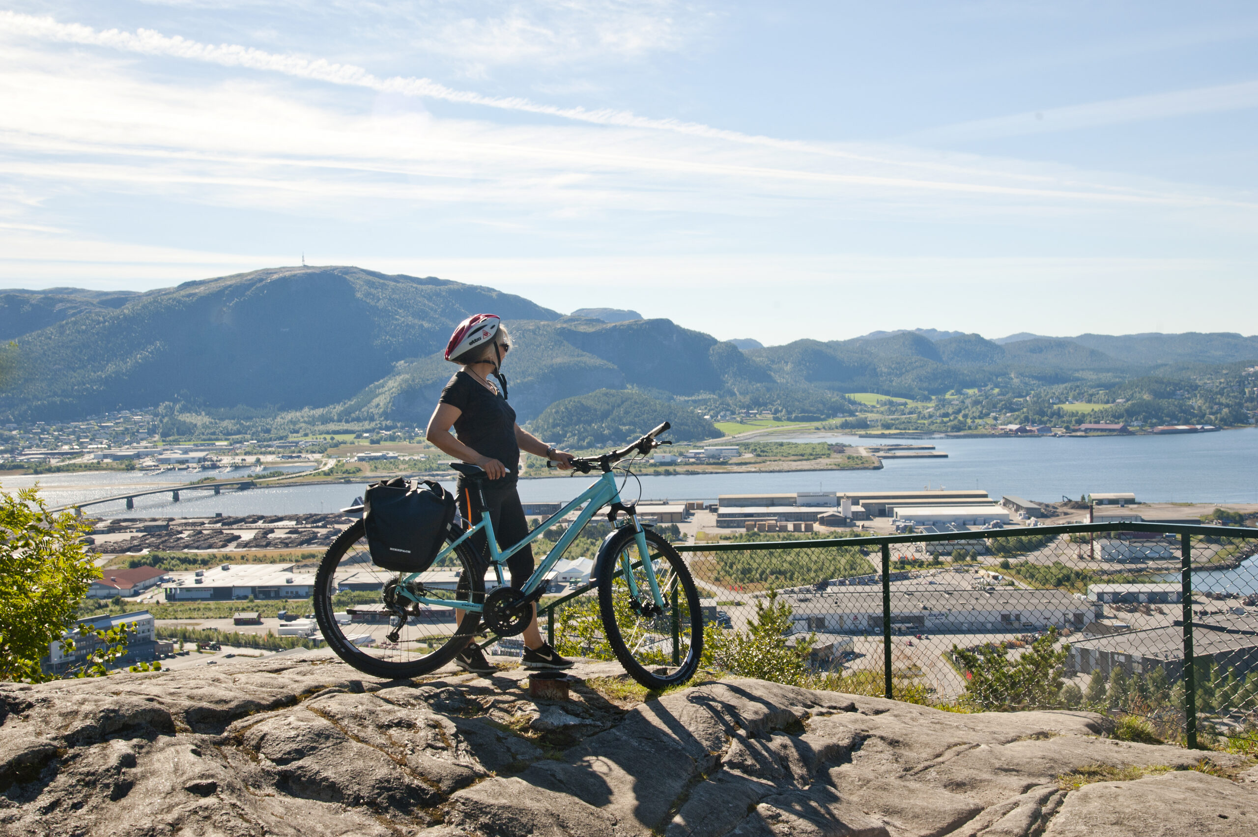 Sykkel opp Klompen i Namsos. Foto: Olav Breen / Kystriksveien Reiseliv