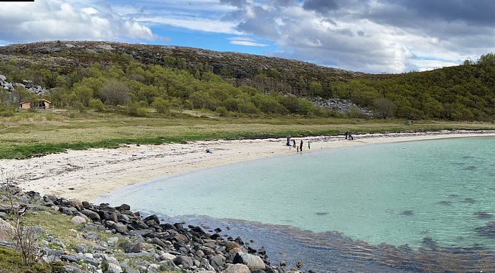 Stranden Kjeksvika ved Abelvær. Foto: Bente Snildal