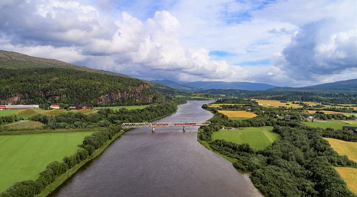 Dronebilde, fra Overhalla, illustrerer ting å se i Overhalla. Foto: Grim Berge